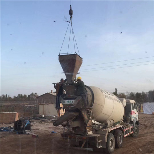 茂名市“精准瞄准”—— 吊车的 “定位导航” 技术